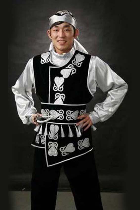 4479 Казахский национальный костюм