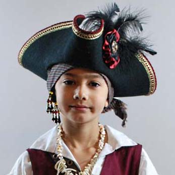 2 Мальчик пират